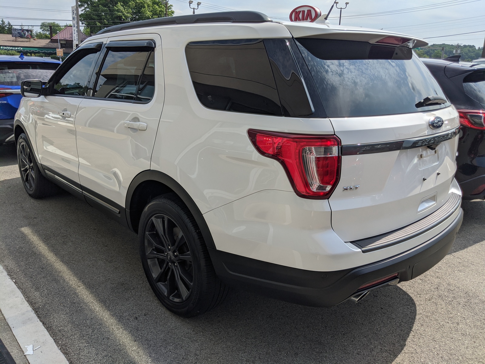 PreOwned 2018 Ford Explorer XLT in White Platinum