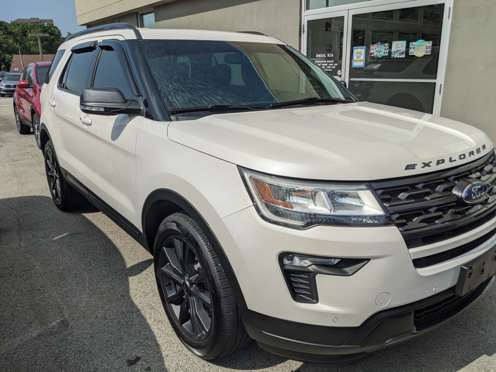 PreOwned 2018 Ford Explorer XLT in White Platinum