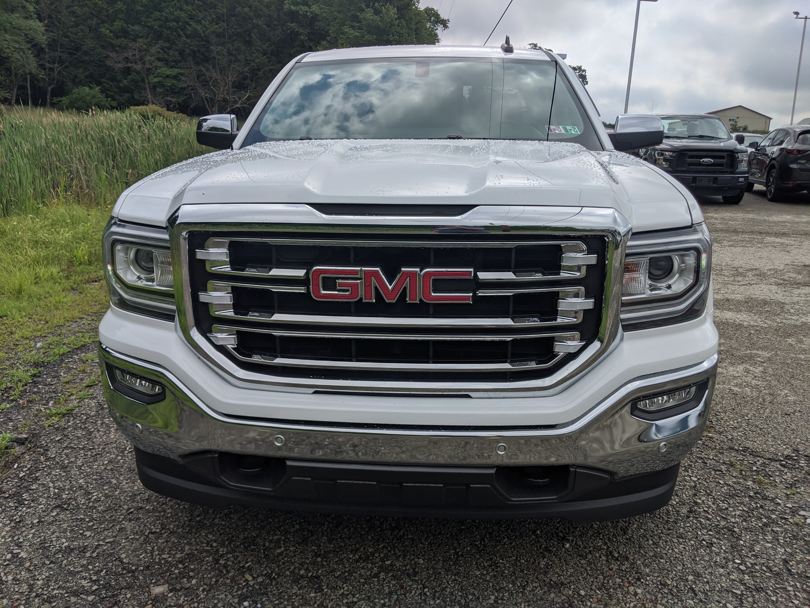 Pre-Owned 2017 GMC Sierra 1500 SLT in SUMMIT WHITE | Greensburg | #G81541F