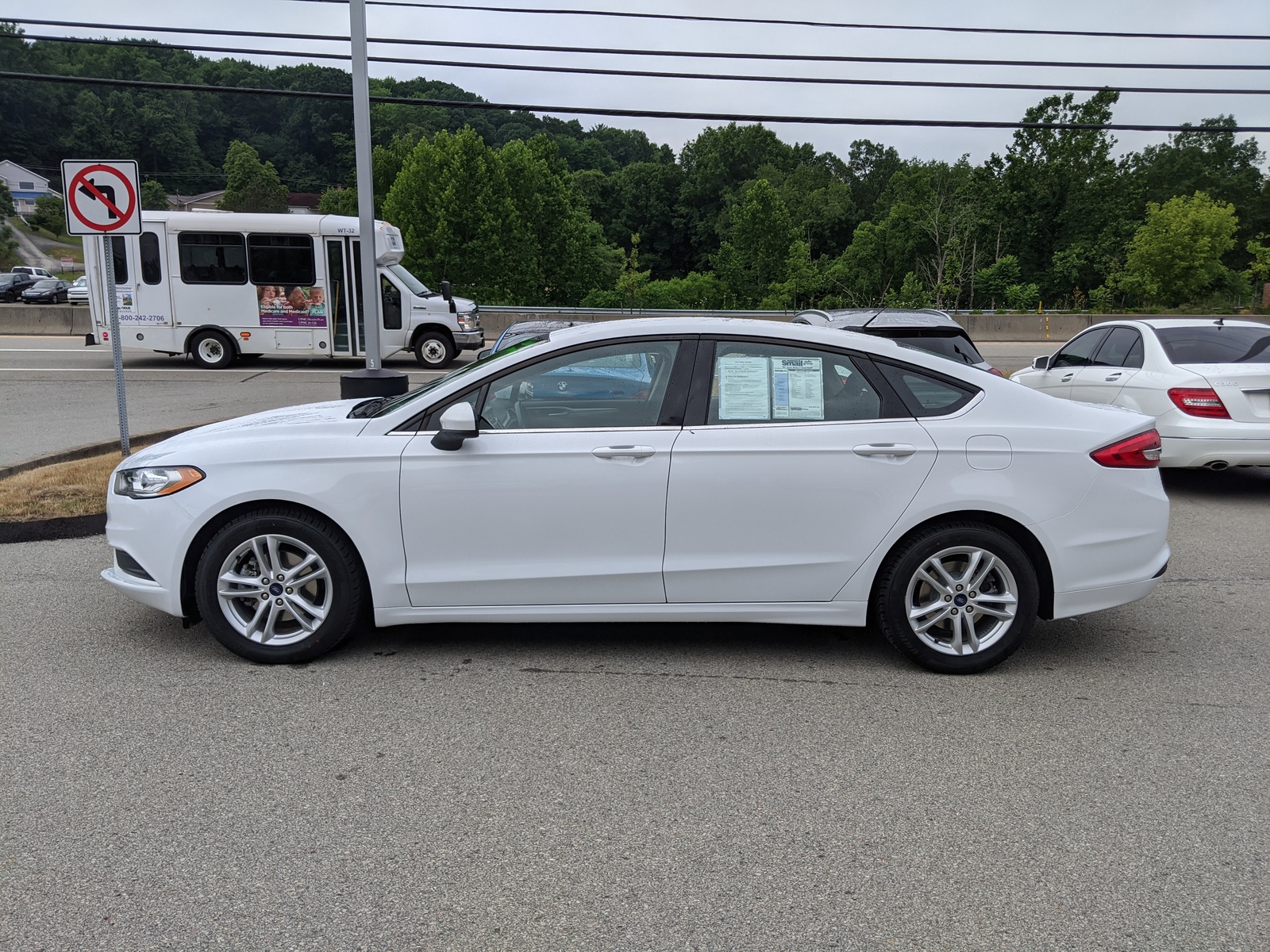 Pre-Owned 2018 Ford Fusion SE in Oxford White | Greensburg | #B81086R