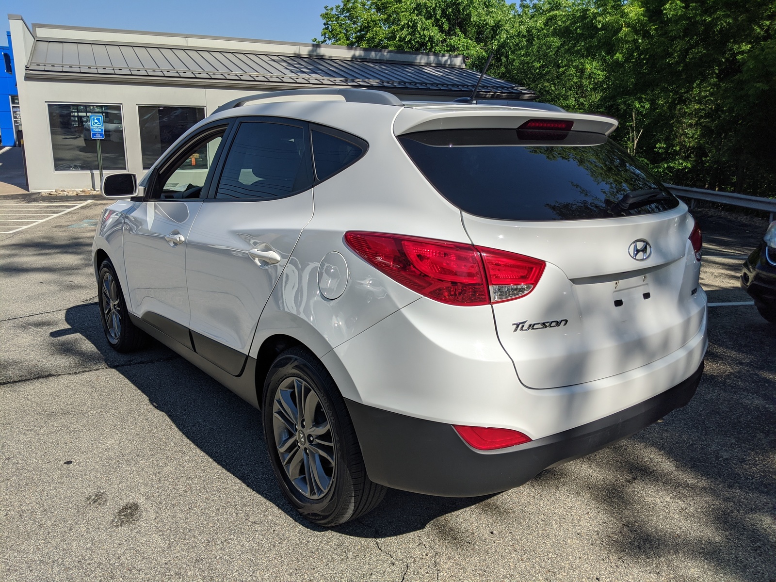 PreOwned 2015 Hyundai Tucson SE in Winter White Solid