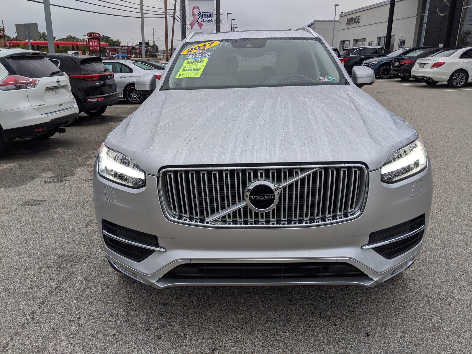 Pre-Owned 2017 Volvo XC90 Inscription in Bright Silver Metallic ...